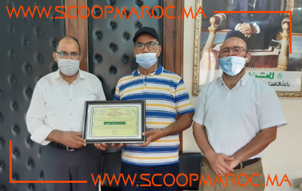 جمعية الشاوية لسيارات الأجرة بإقليم سطات توشح عزيزي سطات تكريسا لثقافة الشكر والعرفان