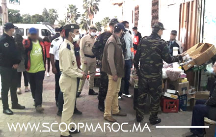 تقرير: القائد علال بالخط الأمامي رفقة طاقمه بسطات في معركة مزدوجة لتحرير الملك العام وفرض تدابير الوقاية من كورونا