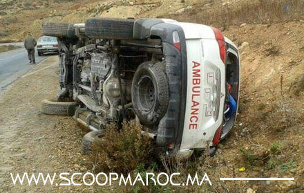 مصرع شخص وإصابة آخرين في انقلاب سيارة اسعاف ضواحي سطات