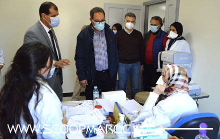 عامل سطات يشرف على حملة طبية مجانية لفائدة 2000 مستفيد ومستفيدة ينتمون للأسر المعوزة